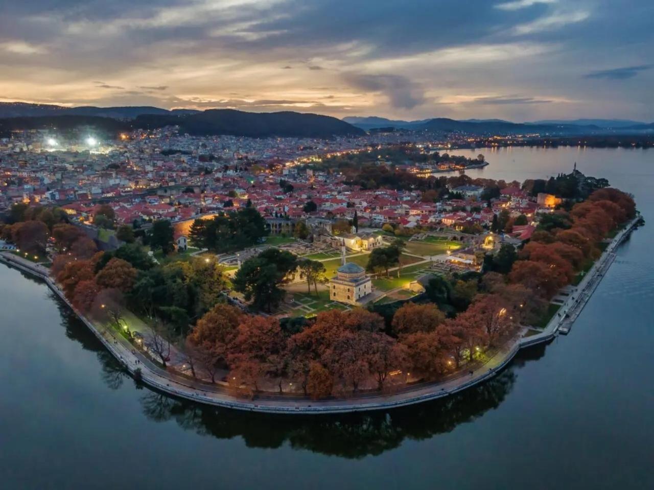 Cozyio- Ioannina City Center, Luxury Accommodation ภายนอก รูปภาพ